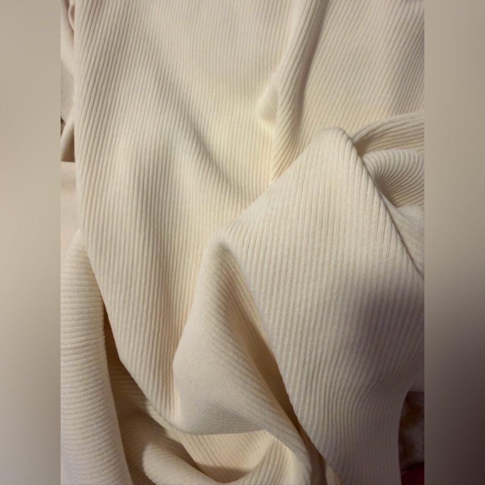 Aritzia Wilfred Ribbed Halter Dress in Ivory
Women’s Size: M - Picture 9 of 9